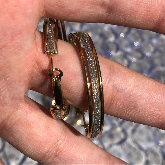 8 pair lot // GOLD & RHINESTONE hoop earrings CLASSY - Picture 5 of 8